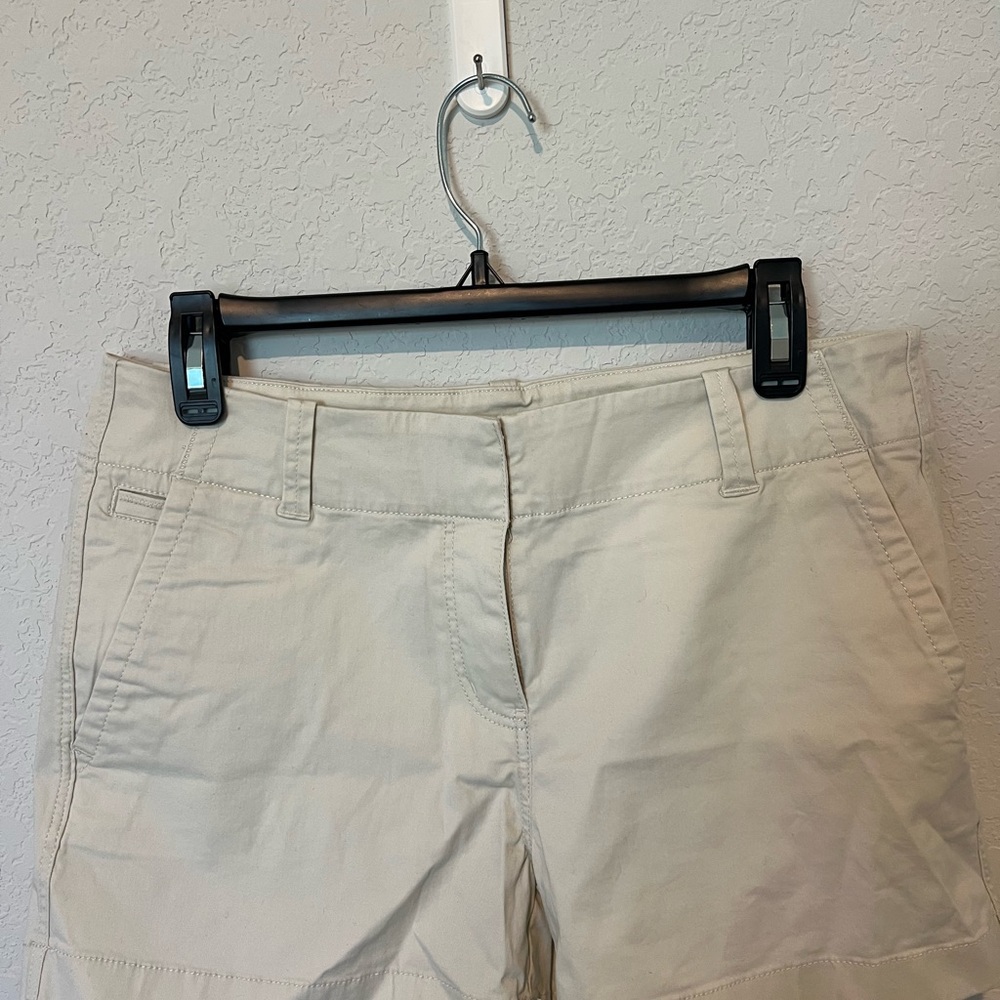 Vineyard Vines Women's Tan Cargo Shorts